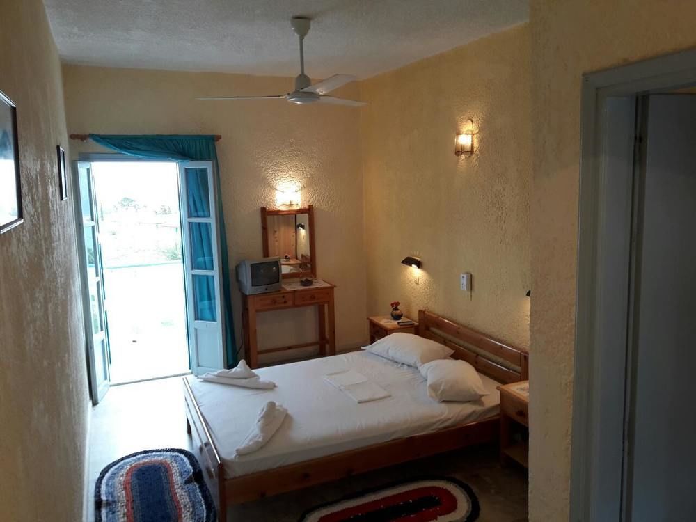Hotel Kamari Masouri Esterno foto